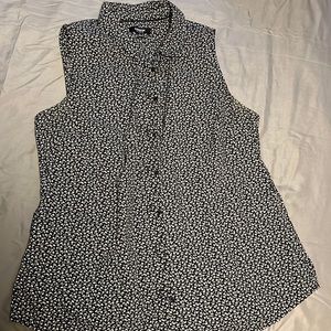 Premise Studio sleeveless blouse. Black and white tiny print. Used. Size L